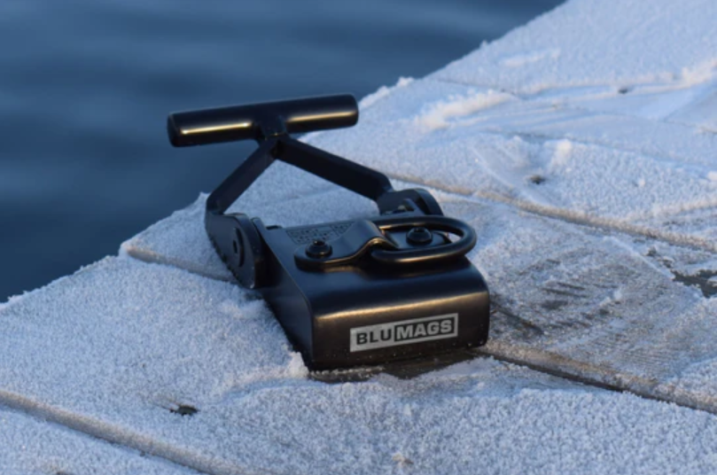 Blumags Flipper 250 Tactical Underwater Stainless Steel Magnet W/ Carry Case (550 lbs Holding Force)